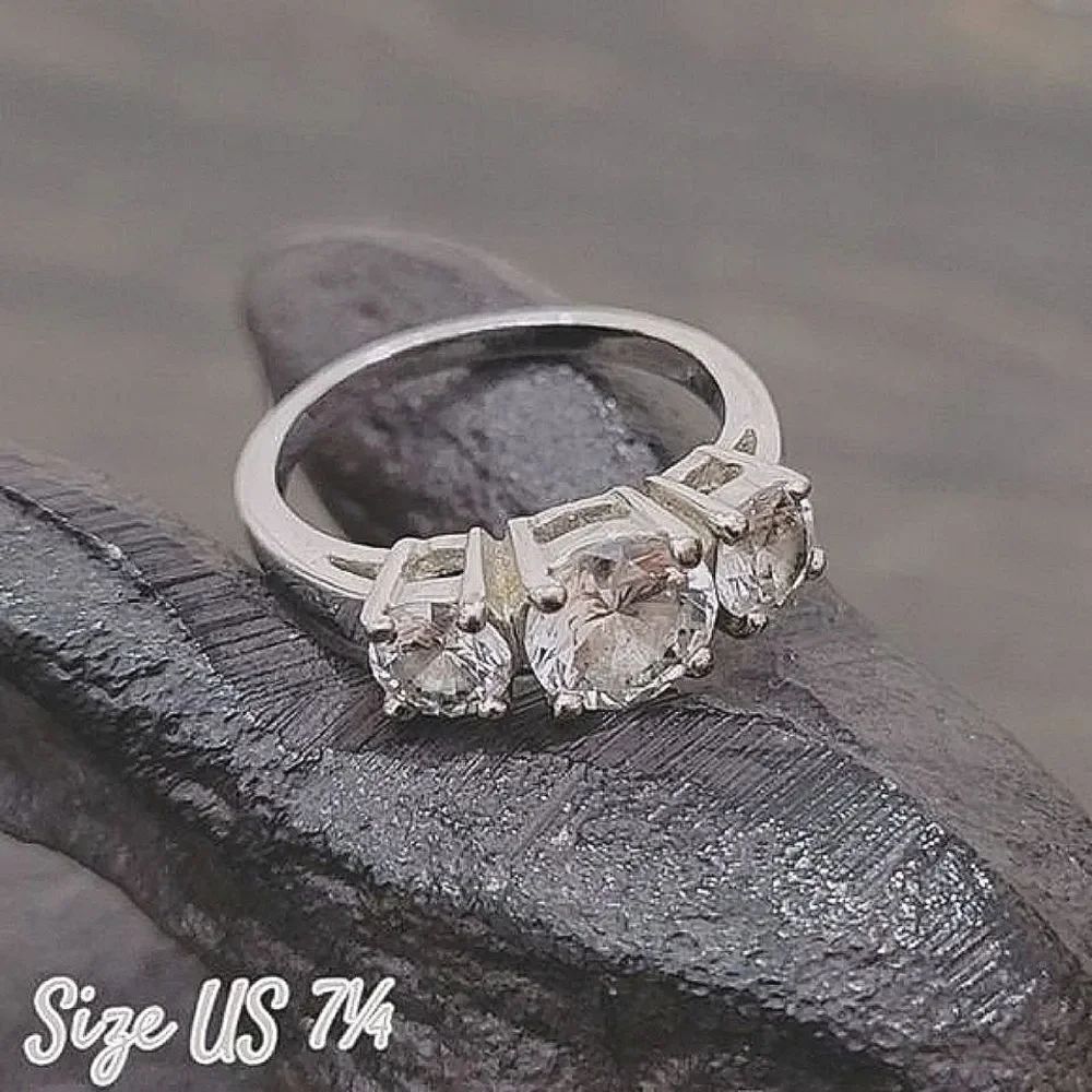Vtg Avon three-stone clear rhinestone silver tone ring